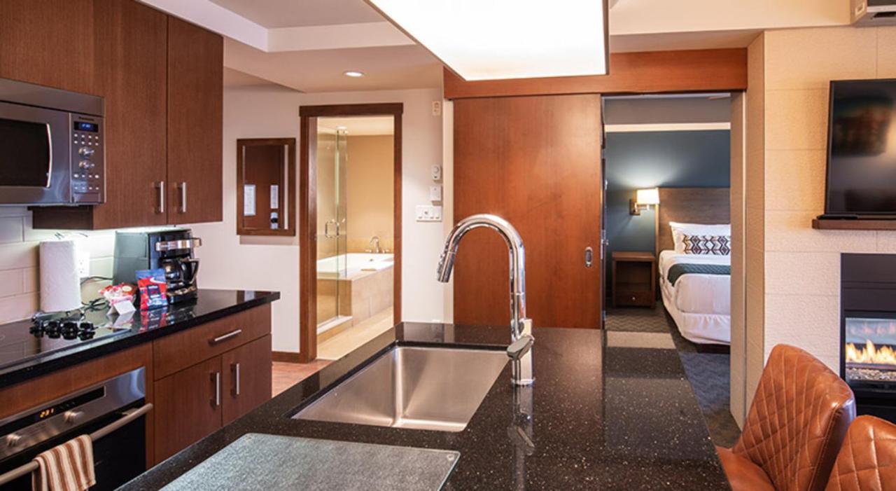 Aparthotel Evolution Whistler Esterno foto